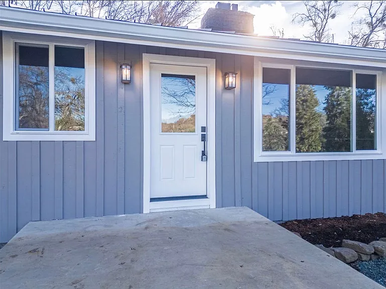 6208 Dark Hollow Rd — Photo 2