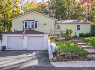 89 Lakeside Ave, Stockholm, NJ 07460
