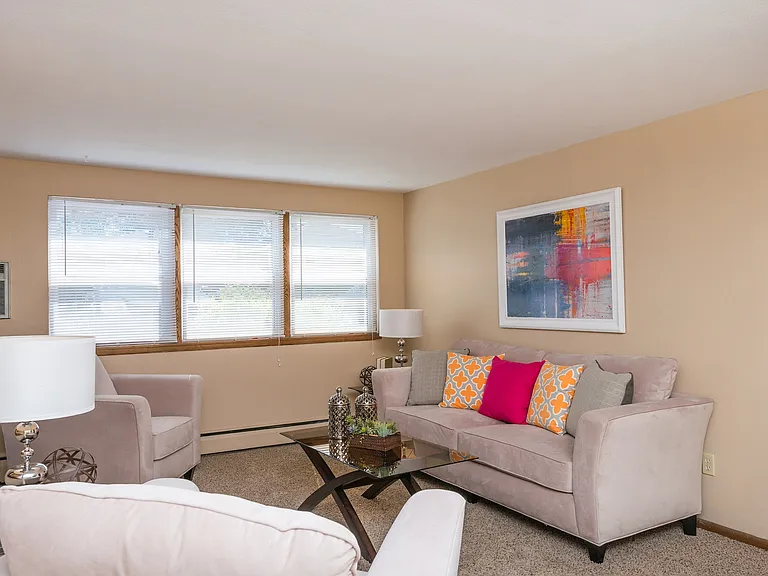Brentwood Park Townhomes — Photo 8