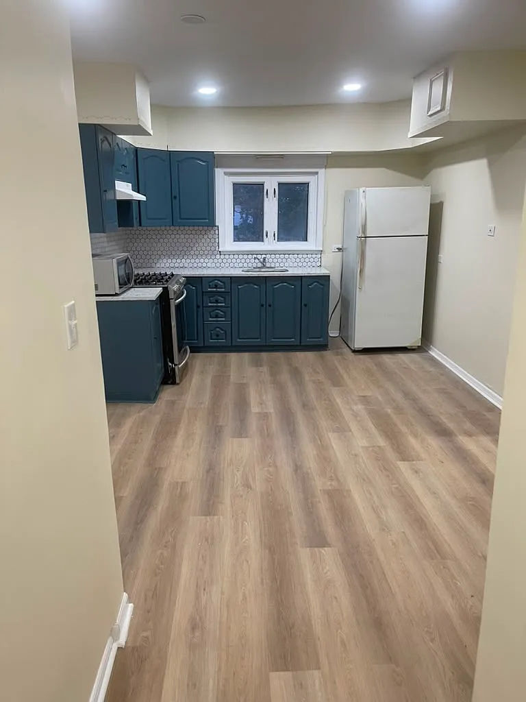 3 bed, 9999 sqft, $2,550 — Photo 4