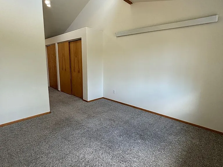 1615 NW Portland Ave — Photo 5