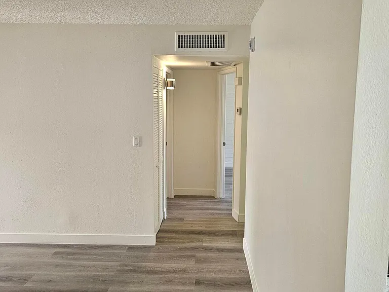 6043 N 23rd Ave #1A — Photo 6
