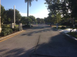 2469 Westmont Ln, Royal Palm Beach, FL 33411