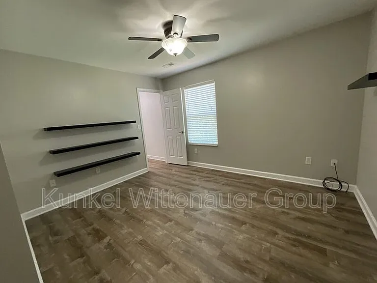 2621 Greystone Estates Pkwy — Photo 29