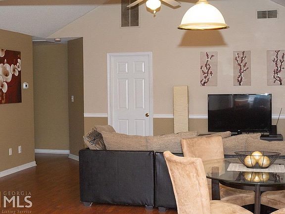4th image of 443 Gresham Dr