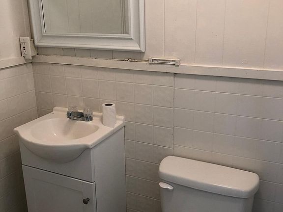 3rd image of 5834 Goodrich Dr
