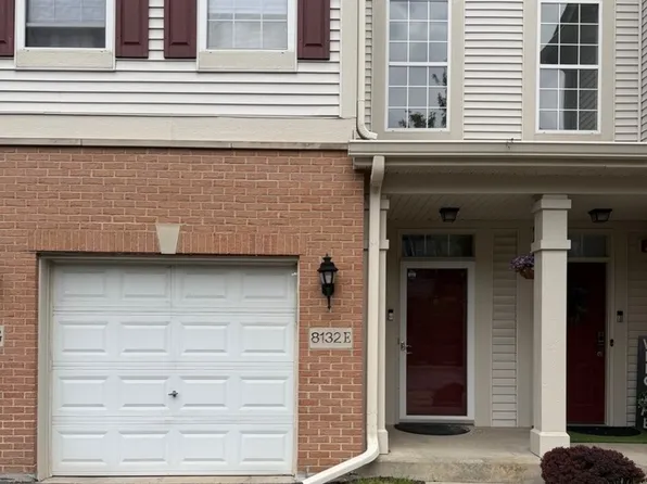 8132 Concord Ln Unit E, Justice, IL 60458