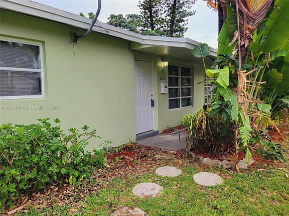 3rd image of 2504 NW 9th Ln #2