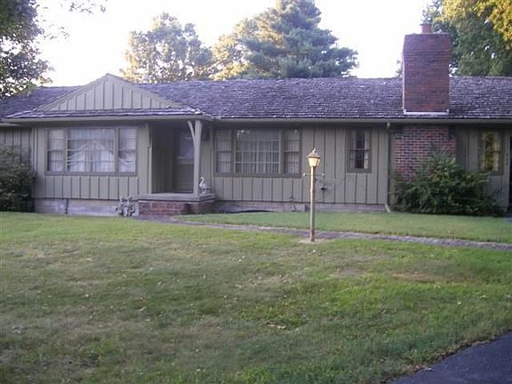 2nd image of 303 E Palmer St