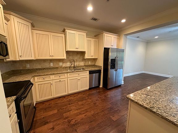 5th image of 501 Reserve Ln