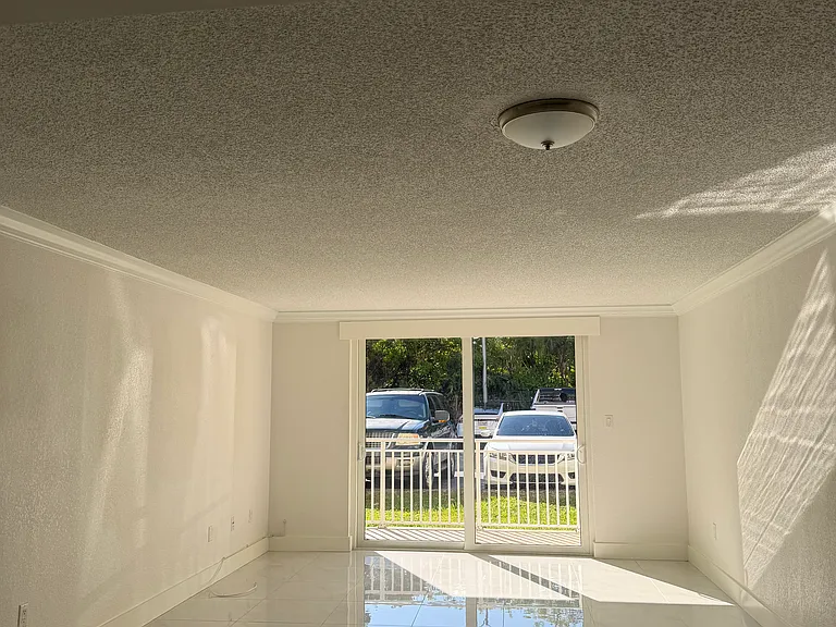 6940 Miami Gardens Dr #1-126 — Photo 13
