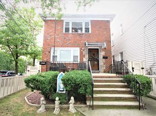 5742 73rd St, Maspeth, NY 11378
