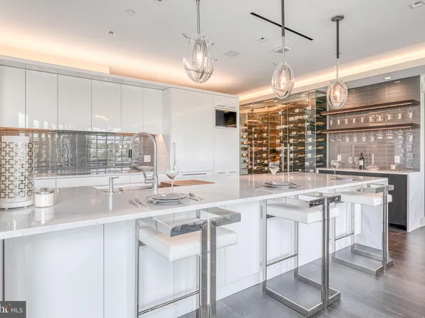 500 Walnut St Unit 802, Philadelphia, PA 19106