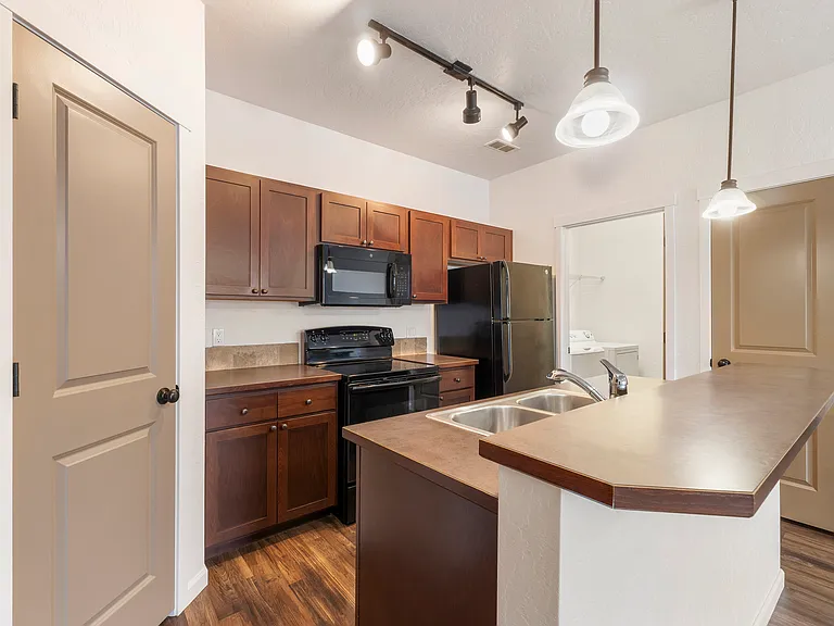 Residence at Mill River — Photo 24