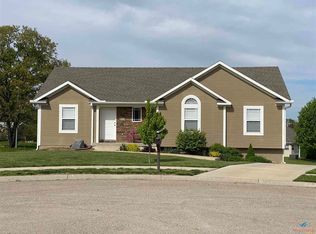 446 Redbud Ct, Warrensburg, MO 64093