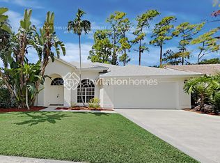 1053 Wild Cherry Ln, Wellington, FL 33414