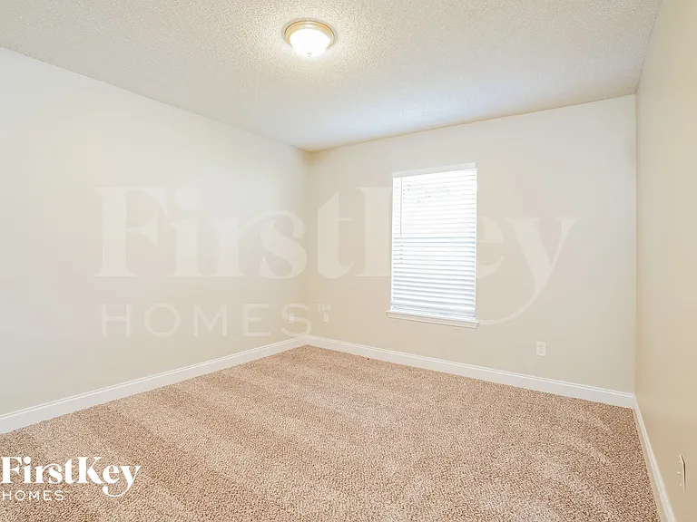 3986 Lake Crest Ter — Photo 8