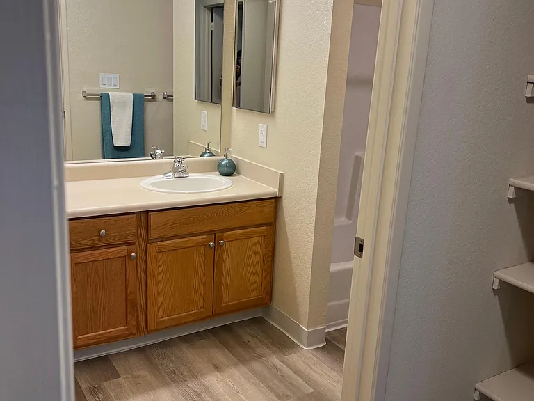 Windemere Apartments — Photo 10