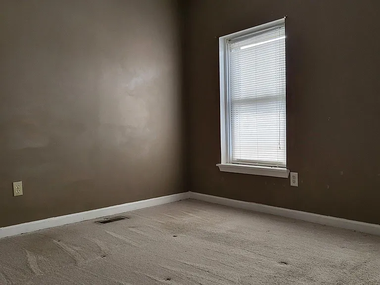 27 N Eden St — Photo 14