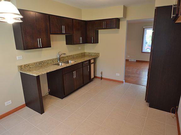 4th image of 1415 N Park Dr