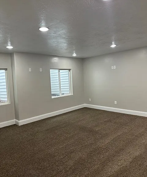 892 W 2630 N — Photo 33