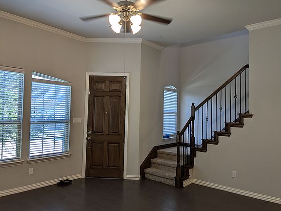2nd image of 2571 Sarah Ln