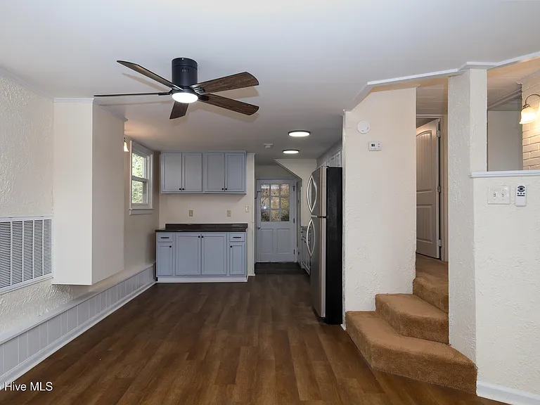1190 Blue Creek Rd #B — Photo 8