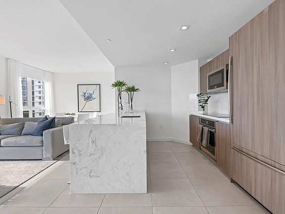 4th image of 401 N Birch Rd Unit 607