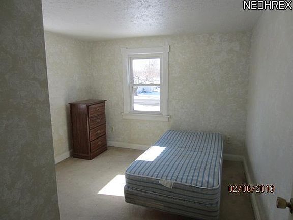 3rd image of 1879 Collier Rd