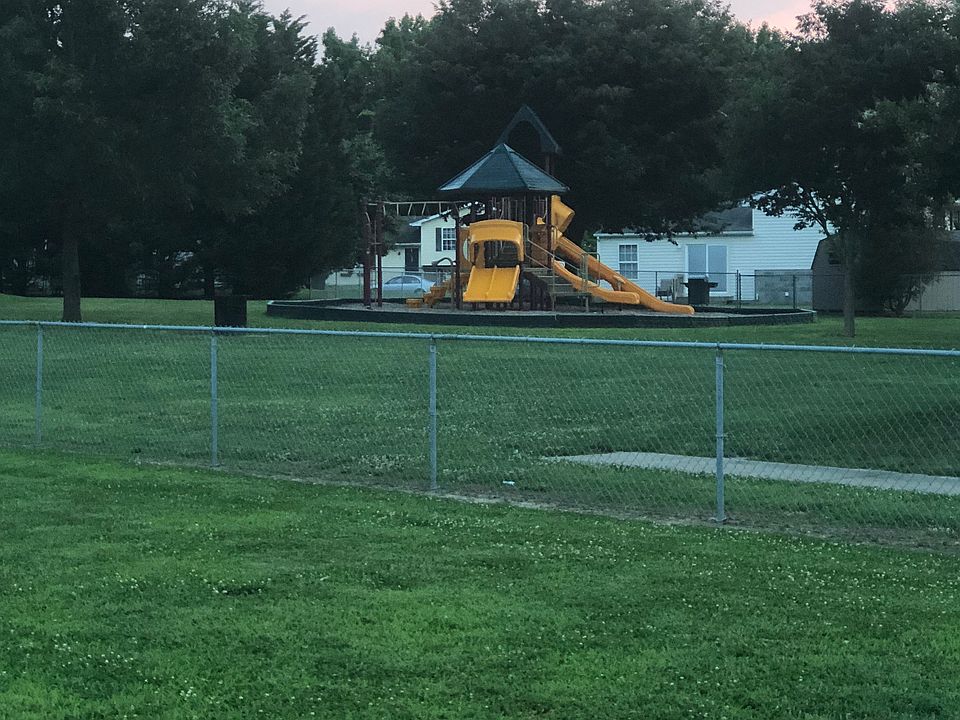 2nd image of 29412 Golton Dr