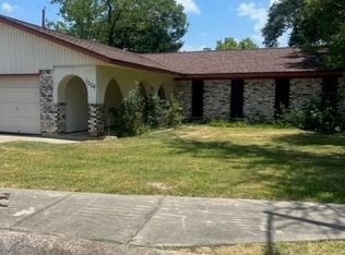 1304 Greenwood St, Baytown, TX 77520