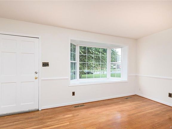 4th image of 9027 Shari Dr