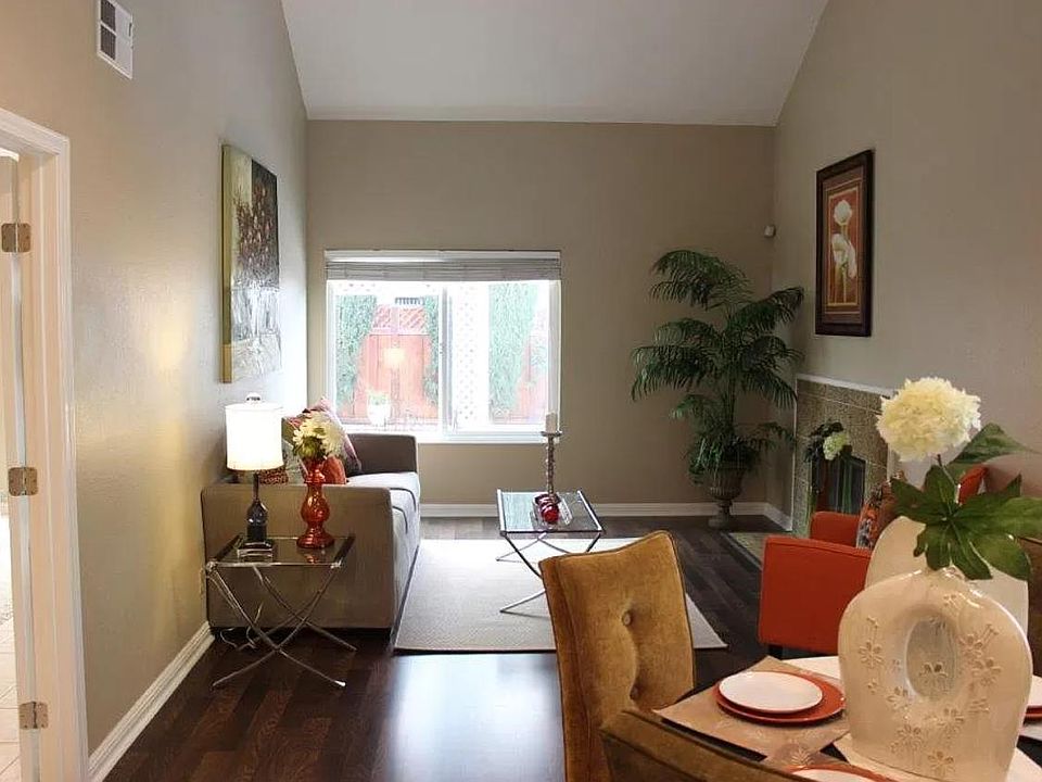 1st image of 4644 Creekwood Dr