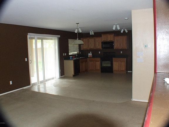 4th image of 1002 W Lindbergh Ave