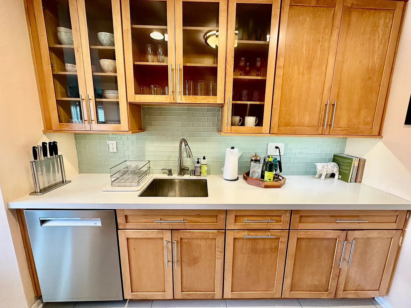 Full Amenities Condo of West Hollywood and Beverly Hills — Photo 4
