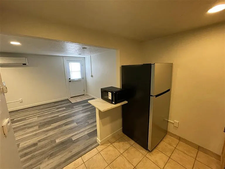 Remodeled, Top End UNM Area Studio Apts. in Great Community — Photo 57