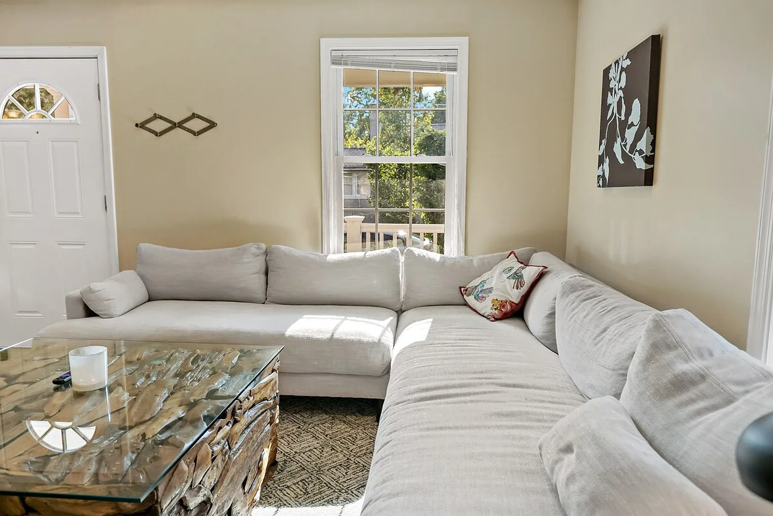 4 bed, 3.0 bath, $8,102 — Photo 4