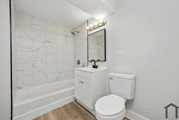 2nd image of 14137 Greenwood Rd APT 1