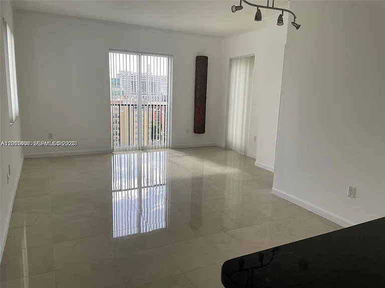 10 Aragon Ave #1220 — Photo 3