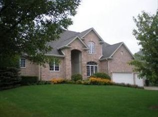 750 Wedgewood Dr, Crystal Lake, IL 60014