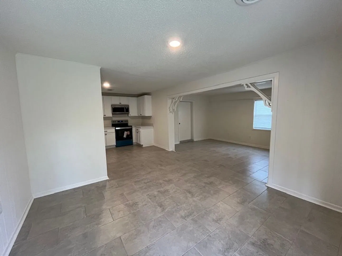 Renovated 3 Bedroom 1 Bath Home for Rent!! — Photo 2