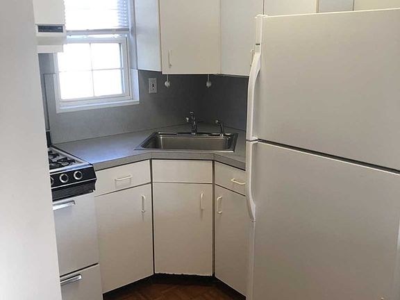4th image of 12 Lexington Ave Floor 2