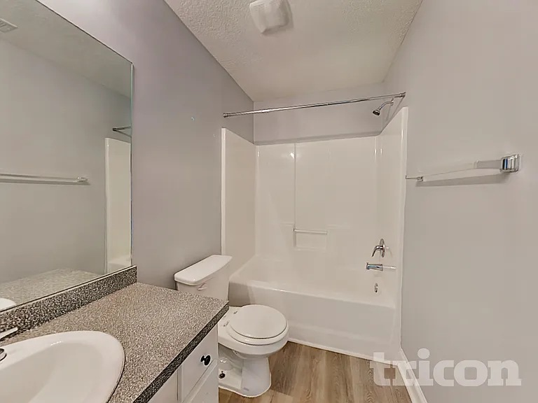 527 Embassy Walk — Photo 18
