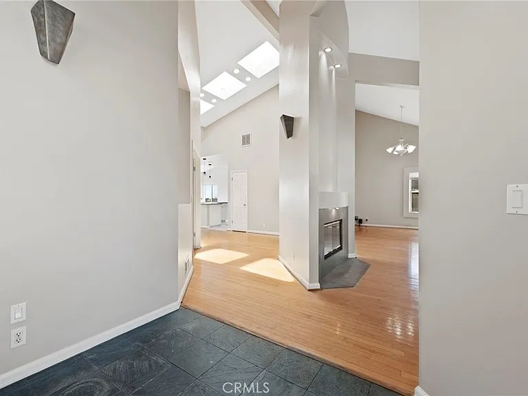 1536 Silver St — Photo 3