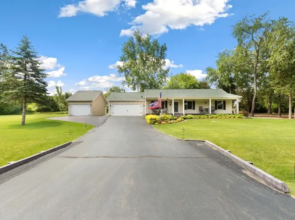 405 Saint Francis Dr, Dixon, IL 61021