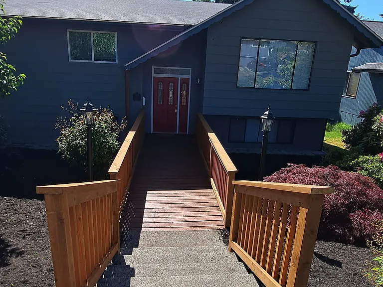 1316 S Woodlawn St — Photo 3