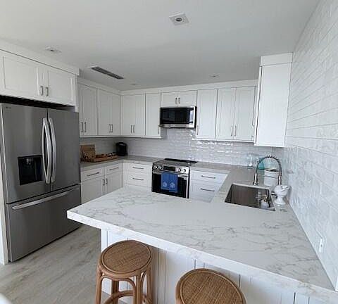 3rd image of 1501 S Flagler Dr APT 7H