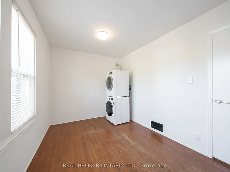 542 Glebeholme Blvd #MAIN — Photo 32