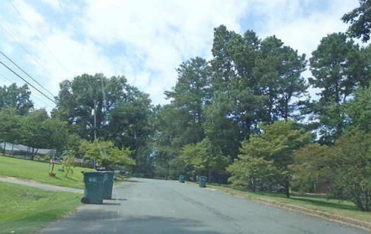 2nd image of 1015 Ethelwood Rd