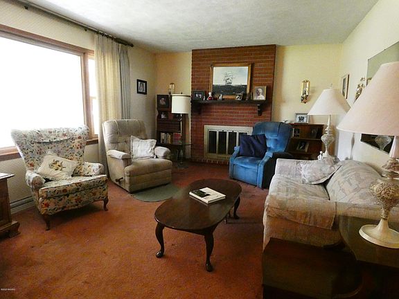 3rd image of 2395 Lora Dr